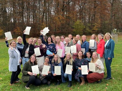 Gruppenfoto Zertifikats-Übergabe 