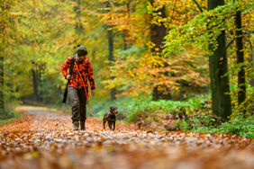 Jägerin mit Hund